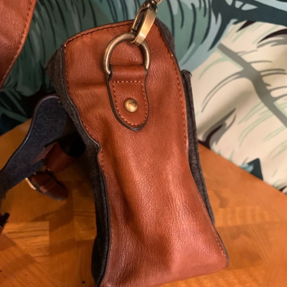 Wool cross body bag - Picture 9 of 12